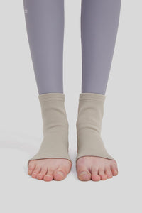 Non-Slip Support Socks 運動瑜伽防滑踩腳襪 - B YOGA DEVELOPMENT LTD