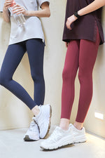 將圖片載入圖庫檢視器 Air Cooling Genie Signature Leggings 柔軟輕薄運動長褲 - THE B.
