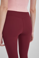 將圖片載入圖庫檢視器 Air Cooling Genie Signature Leggings 柔軟輕薄運動長褲 - THE B.
